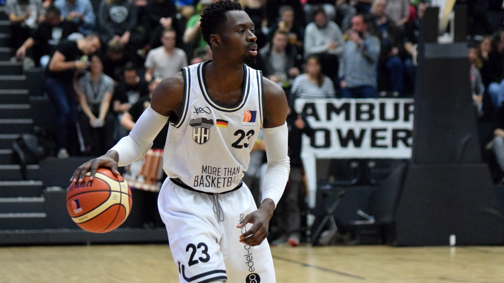 Zeigte einmal mehr ein starkes Spiel und wurde vor Xavier Roberson (Titelbild, 13 Punkte) mit 18 Zählern Topscorer; Bazoumana Koné
