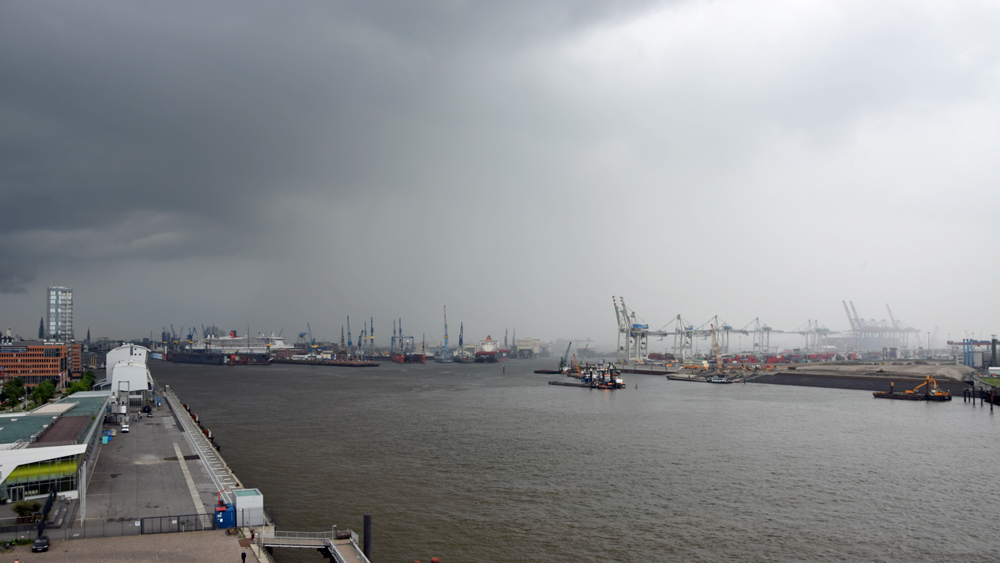 Hafen-Elbe_Unwetter_Dockland